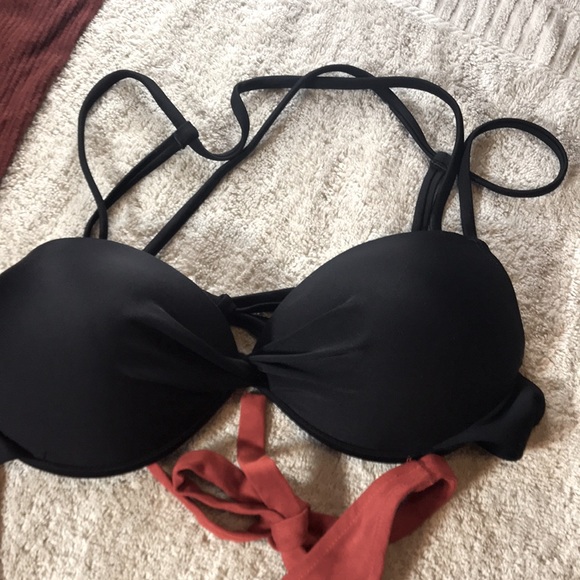 Beach 🏝 Bundle Abercrombie, American Eagle, Suede Top, Woden Handle Clutch… - Picture 5 of 13